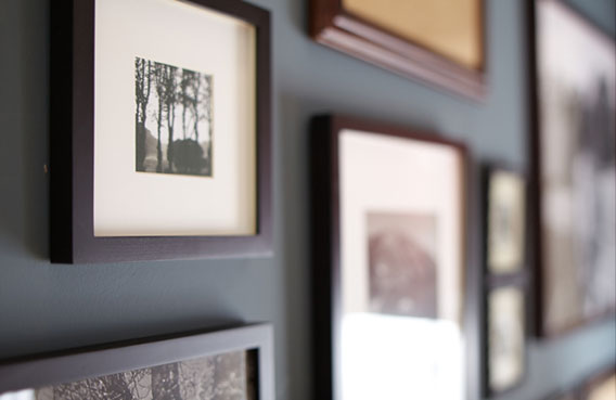 creating-a-frame-gallery-for-your-living-room_3 creating-a-frame-gallery-for-your-living-room_3