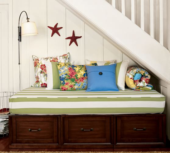 Savannah Daybed With Trundle Pottery Barn Daybeds Have The Day Bed