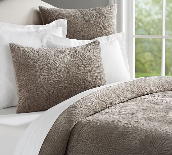 Velvet Medallion Quilt & Sham Pottery Barn