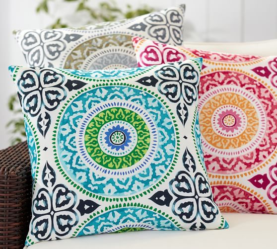 Leona Medallion Indoor/Outdoor Pillow Pottery Barn