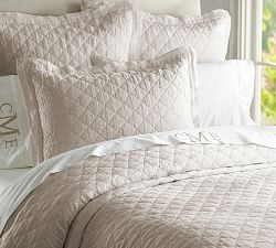 Quilts | Pottery Barn